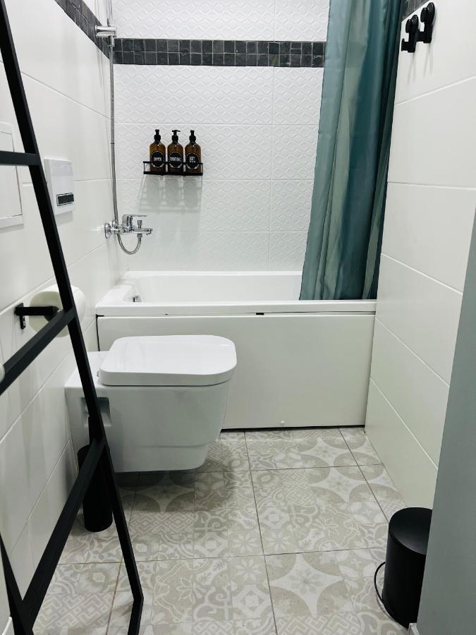 The Right Coast Apartment With Free Private Parking Riga Buitenkant foto